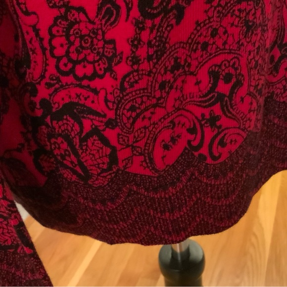 NWT Ladies button down sweater, red with black design. Size Medium - Picture 6 of 8